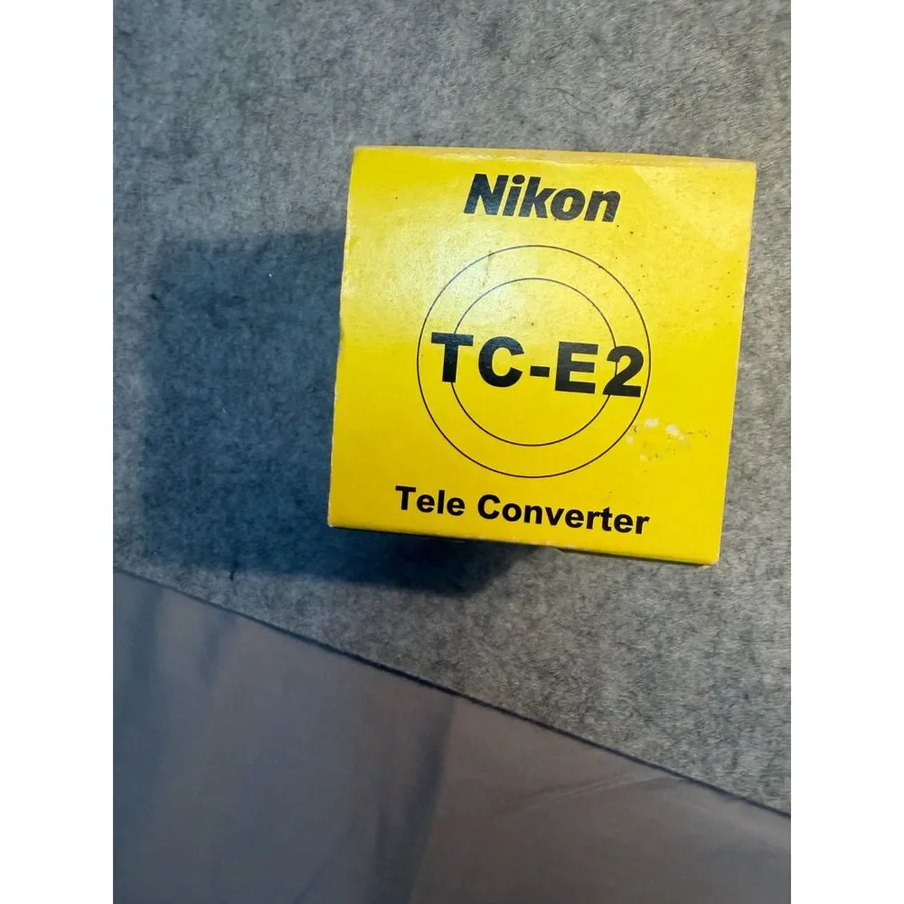 Nikon TC-E2 2x Teleconverter Lens Kit - Boxed with Caps & Pouch (28mm Thread)